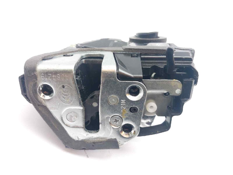Recambio de cerradura puerta trasera izquierda para toyota auris active referencia OEM IAM 6906005051  