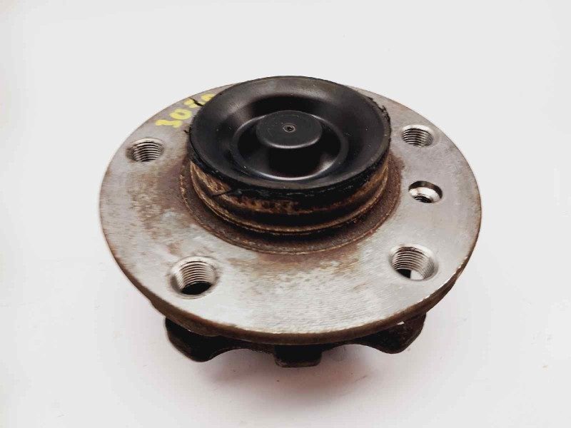 Recambio de buje para bmw serie 5 lim. (f10) 520d referencia OEM IAM 686847901  