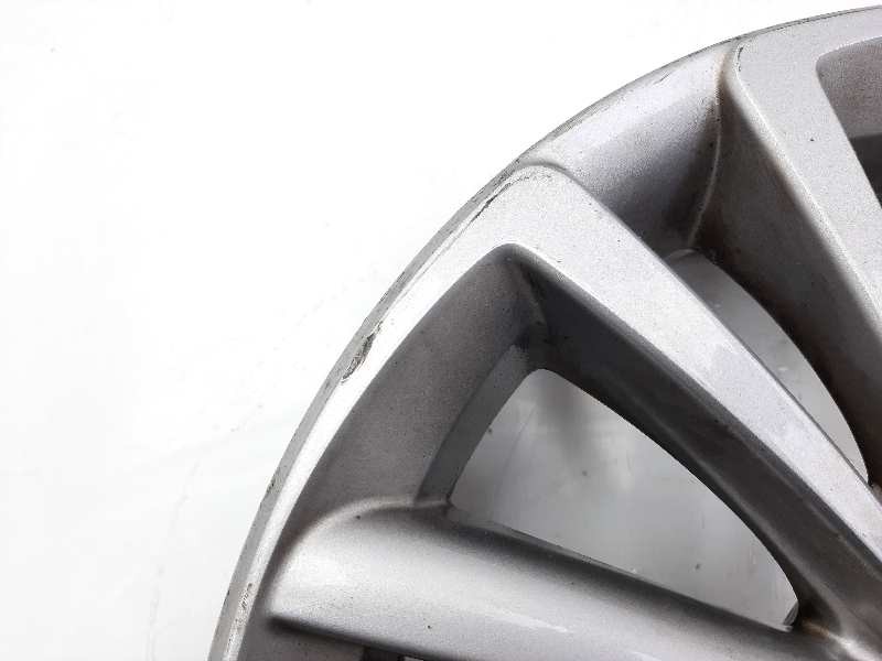 Recambio de llanta para citroen c-elysée exclusive referencia OEM IAM 9677100677  