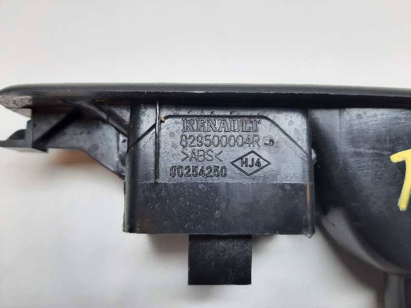 Recambio de mando elevalunas trasero derecho para renault fluence dynamique referencia OEM IAM 829500004R  