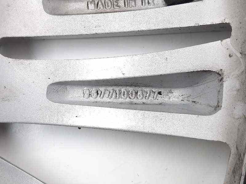 Recambio de llanta para citroen c-elysée exclusive referencia OEM IAM 9677100677  