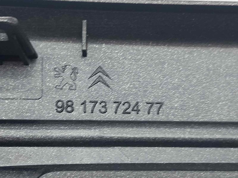 Recambio de rejilla aireadora para citroen c-elysée seduction referencia OEM IAM 9817372477  