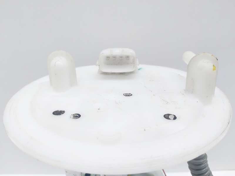 Recambio de bomba combustible para dacia lodgy referencia OEM IAM 172025758R  