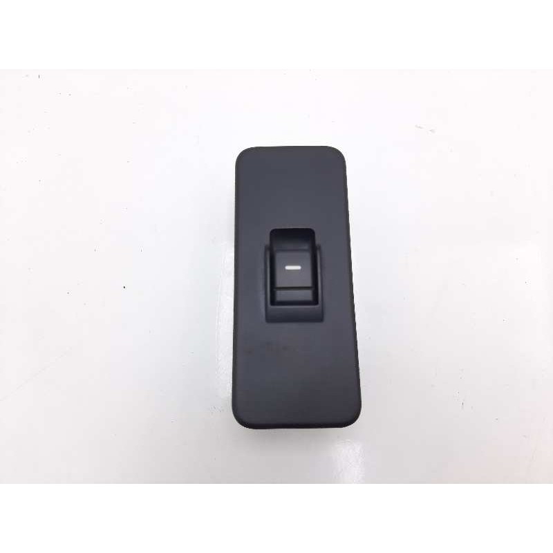Recambio de maneta elevalunas trasera derecha para land rover range rover sport v6 td se referencia OEM IAM YUD501070PVJ  