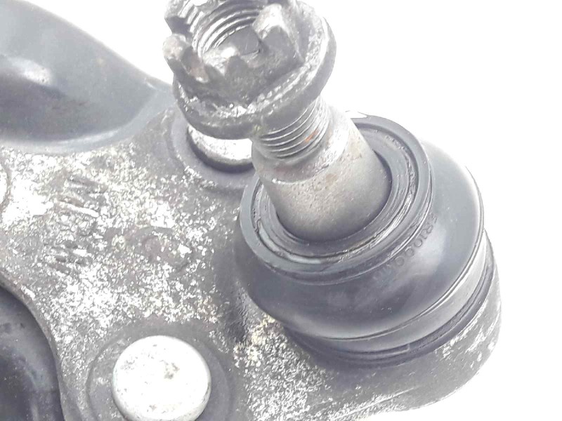 Recambio de brazo suspension inferior delantero derecho para toyota auris touring sports (e18) hybrid active referencia OEM IAM 