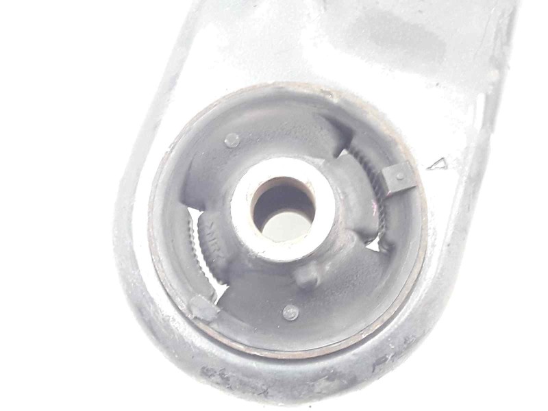 Recambio de brazo suspension inferior delantero derecho para toyota auris touring sports (e18) hybrid active referencia OEM IAM 