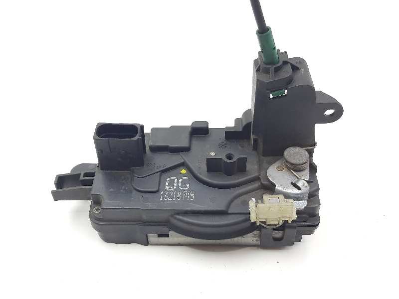 Recambio de cerradura puerta delantera derecha para opel zafira b sport referencia OEM IAM 13210749  