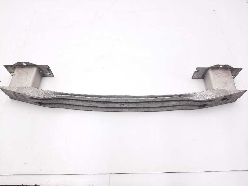 Recambio de refuerzo paragolpes trasero para chevrolet cruze lt referencia OEM IAM   