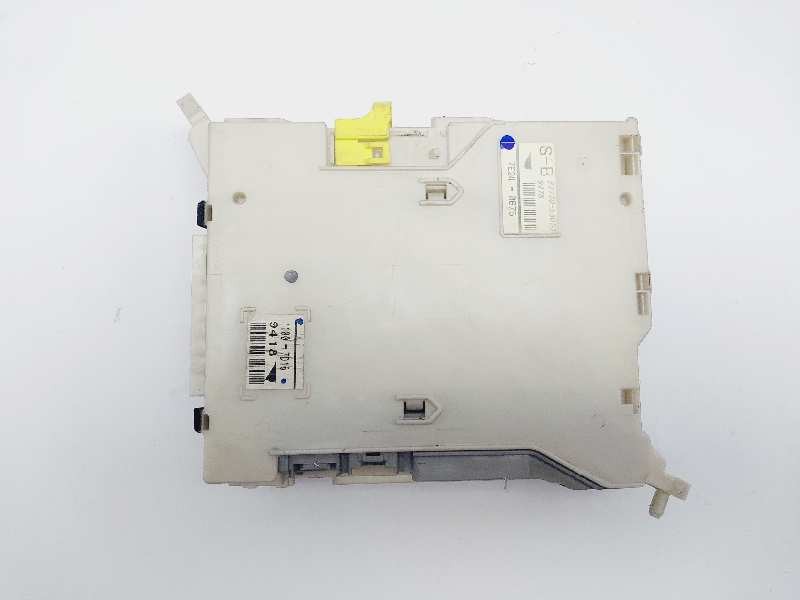 Recambio de caja reles / fusibles para lexus is200 (ds2/is2) 220d referencia OEM IAM 8273053050  
