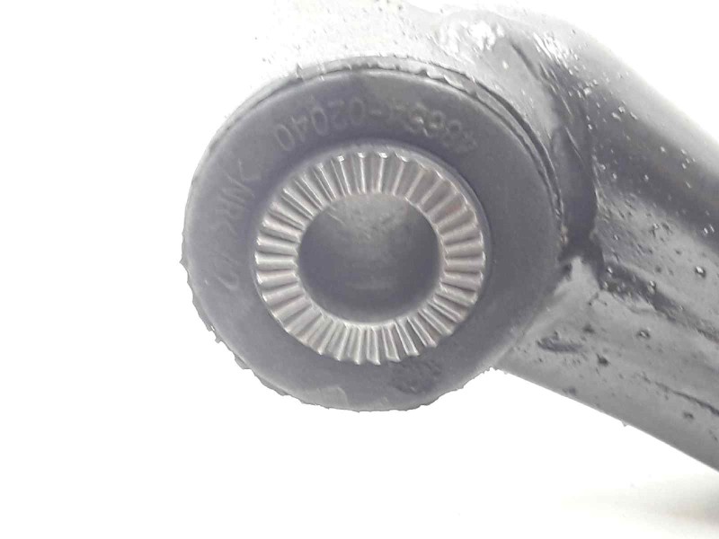 Recambio de brazo suspension inferior delantero derecho para toyota auris active referencia OEM IAM   