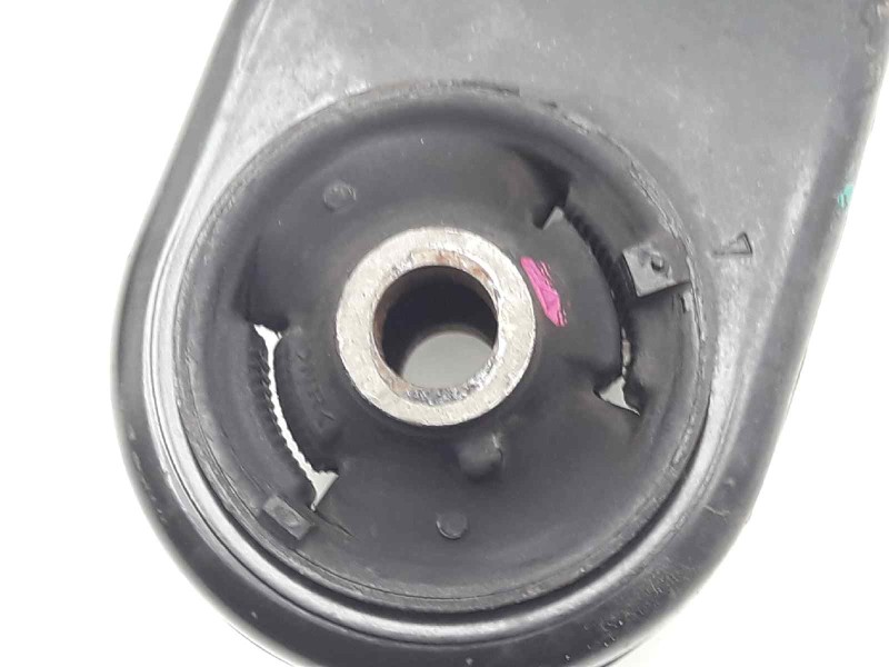 Recambio de brazo suspension inferior delantero derecho para toyota auris active referencia OEM IAM   