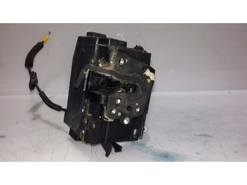 Recambio de cerradura puerta trasera derecha para peugeot 308 style referencia OEM IAM 9807954780 ELECTRICA 7 PINS