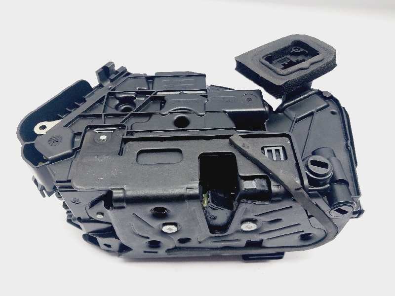Recambio de cerradura puerta trasera derecha para skoda rapid active referencia OEM IAM 5TA839016E  
