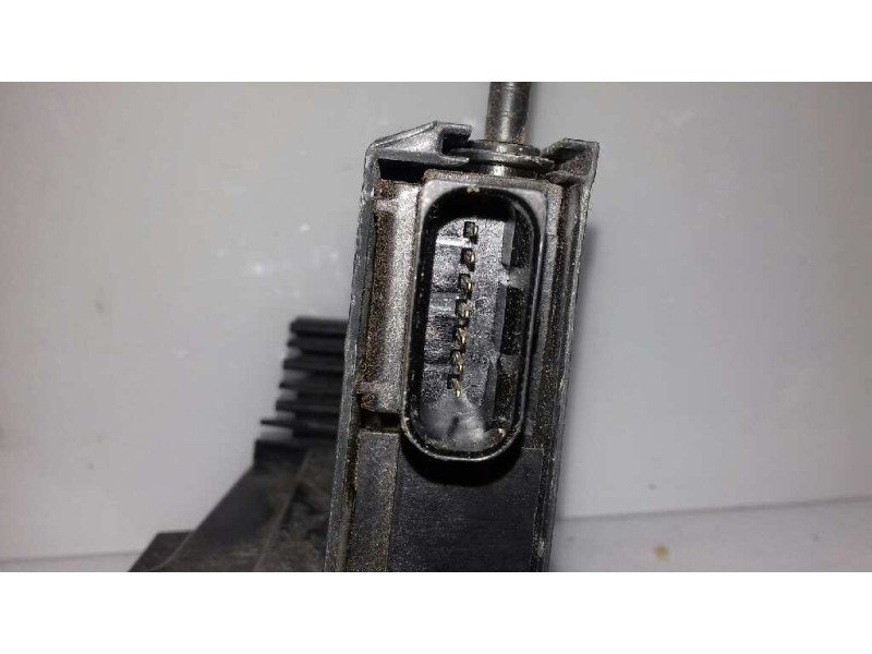 Recambio de cerradura puerta delantera derecha para peugeot 308 style referencia OEM IAM 9807954280 ELECTRICA 7 PINS