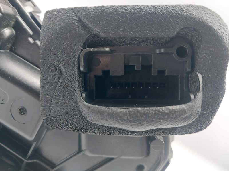 Recambio de cerradura puerta delantera derecha para skoda rapid active referencia OEM IAM 5TB837016A  