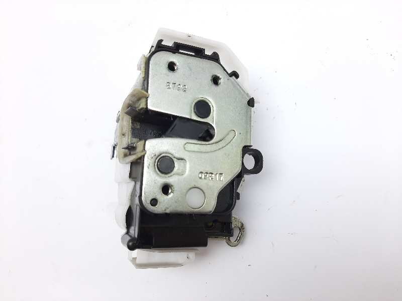 Recambio de cerradura puerta delantera derecha para fiat fiorino furgón sx referencia OEM IAM 1379535080  