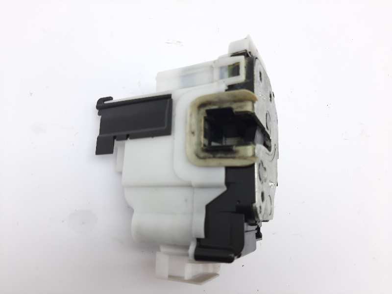 Recambio de cerradura puerta delantera derecha para fiat fiorino furgón sx referencia OEM IAM 1379535080  