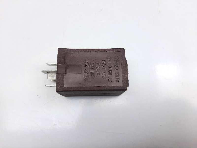 Recambio de rele para land rover range rover sport v6 td hse referencia OEM IAM 1S7T17L684AA  