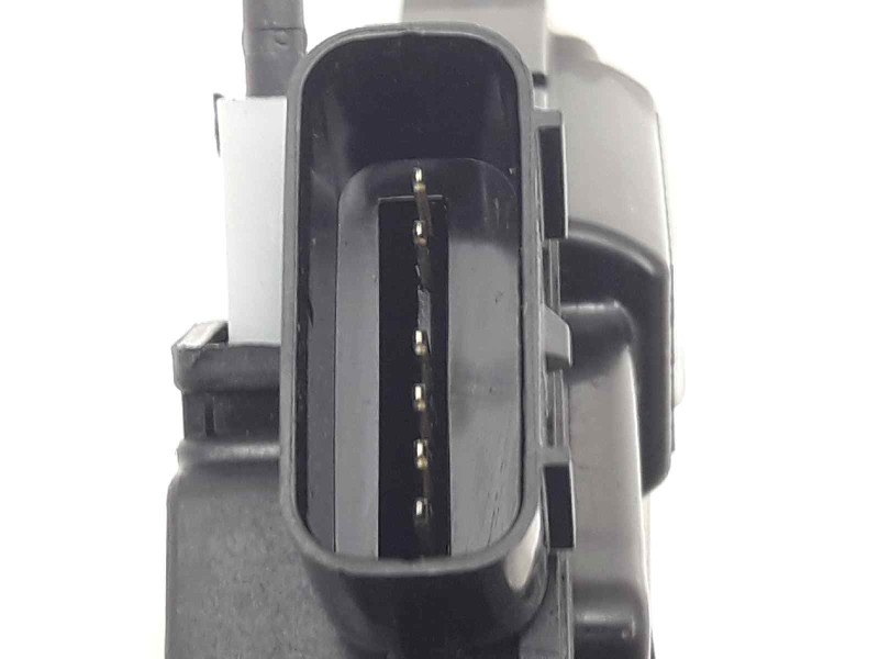 Recambio de cerradura puerta delantera izquierda para hyundai i20 coupe style referencia OEM IAM 81310C8320  