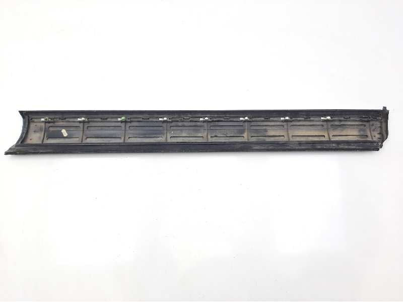 Recambio de faldon lateral para porsche cayenne (typ 9pa1) diesel referencia OEM IAM 7L5837787  