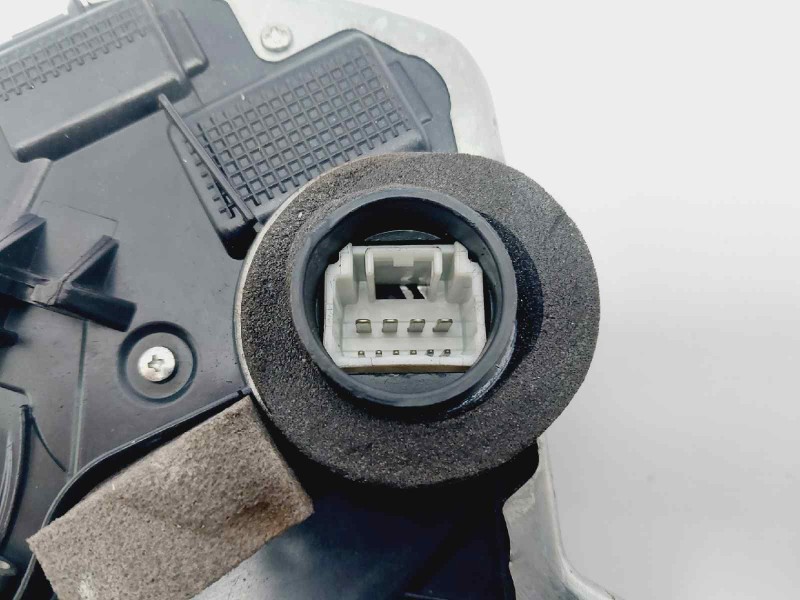 Recambio de cerradura puerta delantera derecha para lexus is200 (ds2/is2) 220d referencia OEM IAM A046693  