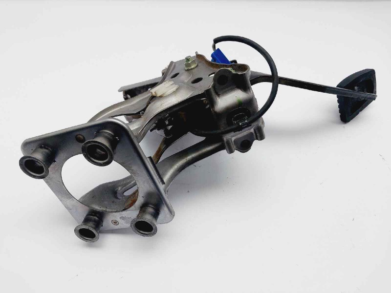 Recambio de pedal freno para lexus is200 (ds2/is2) 220d referencia OEM IAM 4711053231  