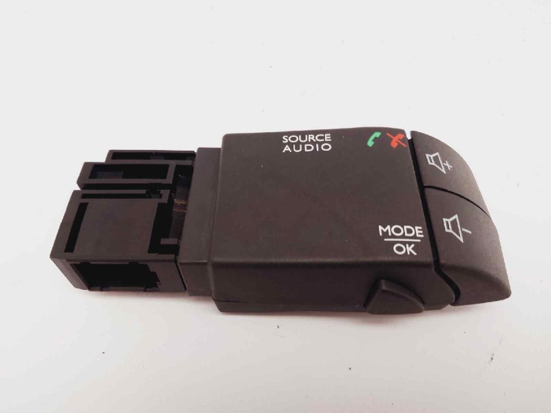 Recambio de mando multifuncion para renault captur life referencia OEM IAM 255522448R  