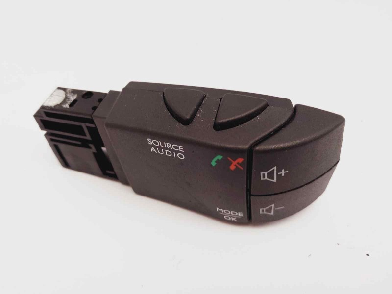 Recambio de mando multifuncion para renault captur life referencia OEM IAM 255522448R  