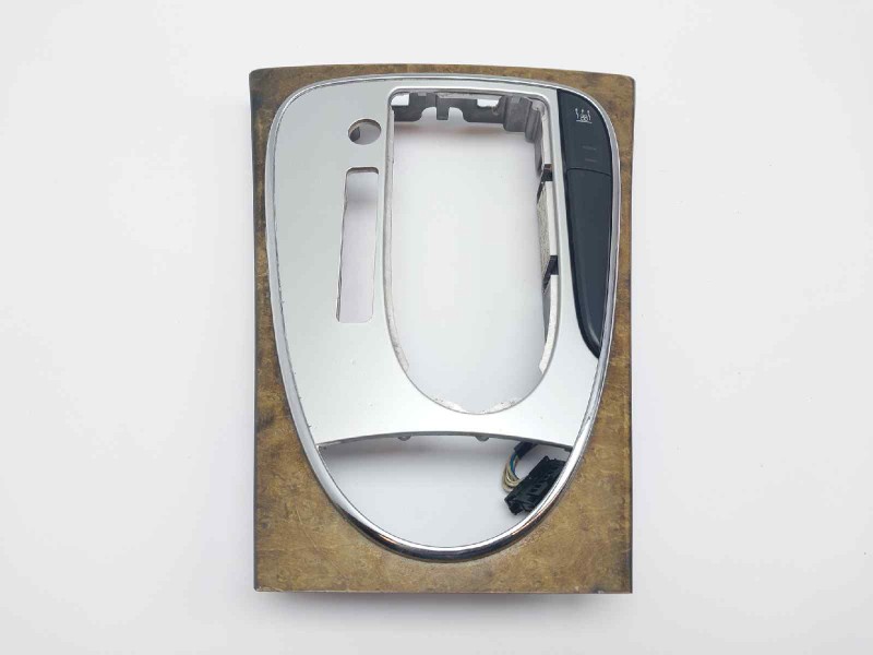 Recambio de guarnecidos palanca cambio para mercedes clase e (w211) berlina referencia OEM IAM A2116802436  