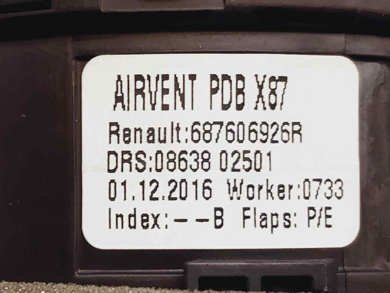 Recambio de rejilla aireadora para renault captur life referencia OEM IAM 687606926R  