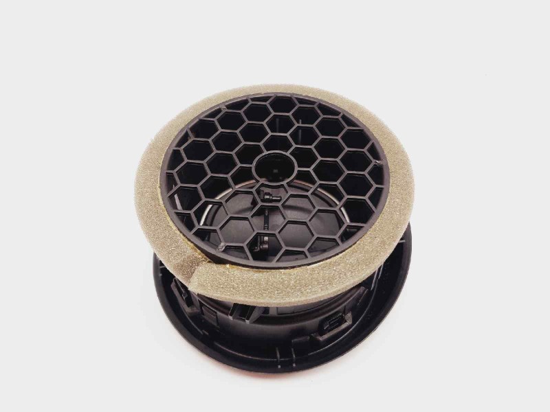 Recambio de rejilla aireadora para renault captur life referencia OEM IAM 687606926R  