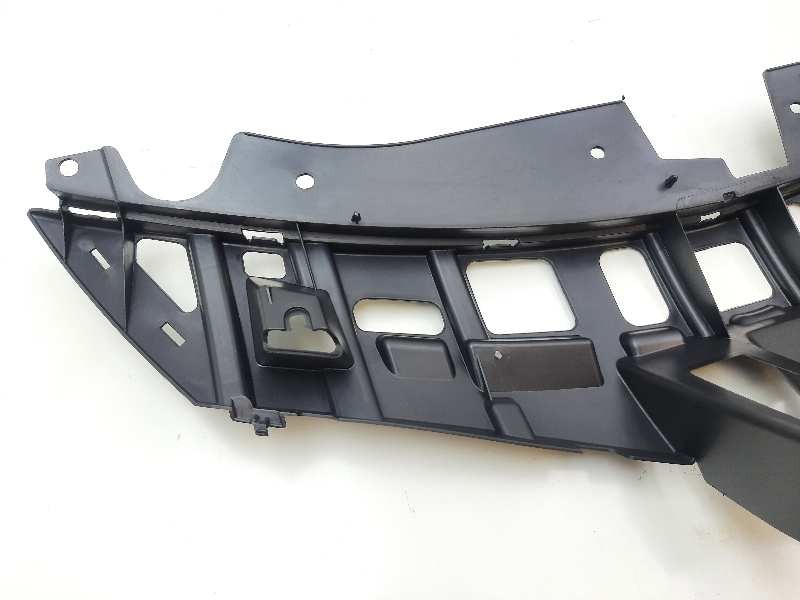 Recambio de rejilla delantera para renault clio iii referencia OEM IAM   