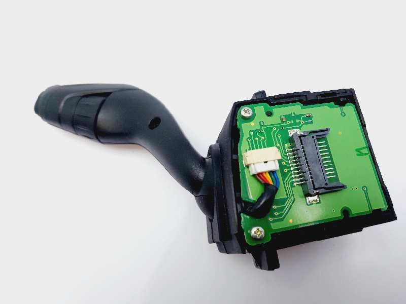 Recambio de mando limpia para ford focus lim. trend referencia OEM IAM AV6T17A553AE  