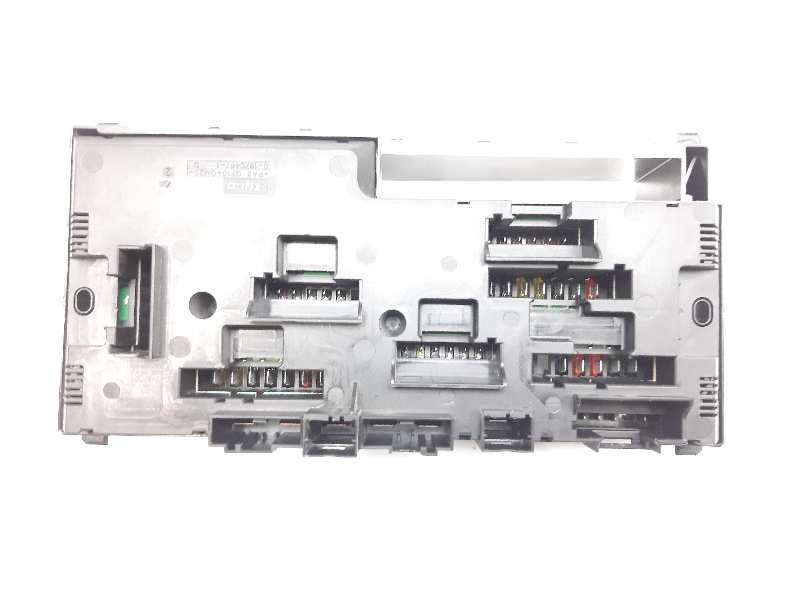 Recambio de caja reles / fusibles para bmw serie 5 lim. (f10) 525d referencia OEM IAM 923442101  