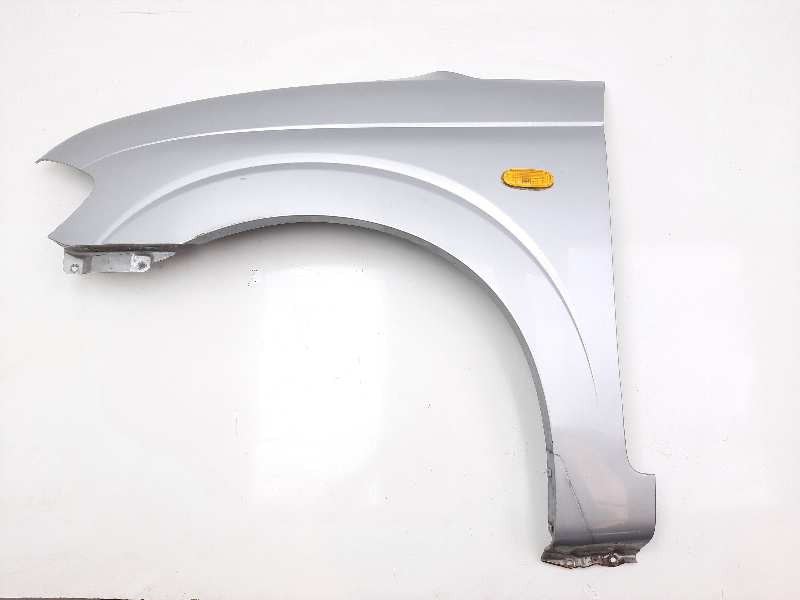 Recambio de aleta delantera izquierda para ssangyong rodius xdi referencia OEM IAM   