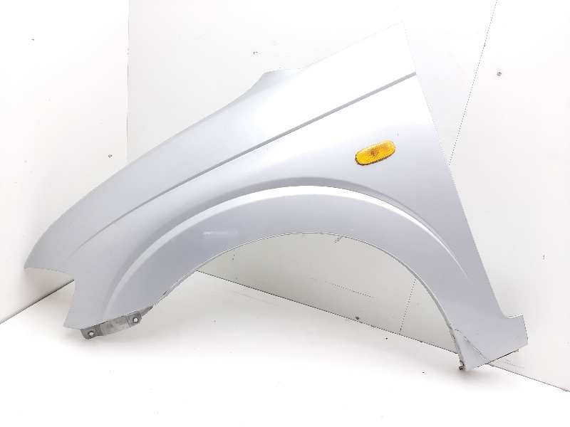 Recambio de aleta delantera izquierda para ssangyong rodius xdi referencia OEM IAM   