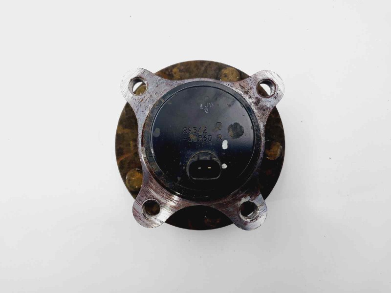 Recambio de buje para lexus is200 (ds2/is2) 220d referencia OEM IAM 8954230260  