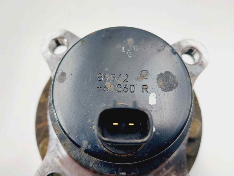 Recambio de buje para lexus is200 (ds2/is2) 220d referencia OEM IAM 8954230260  