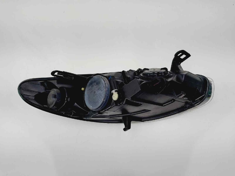 Recambio de faro izquierdo para renault fluence dynamique referencia OEM IAM 260608656R  