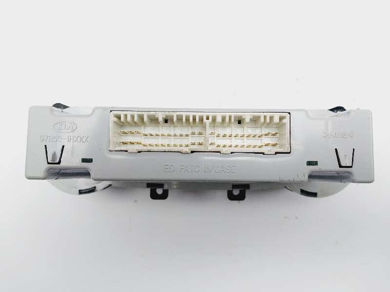Recambio de mando climatizador para kia cee´d active referencia OEM IAM 972501H600  