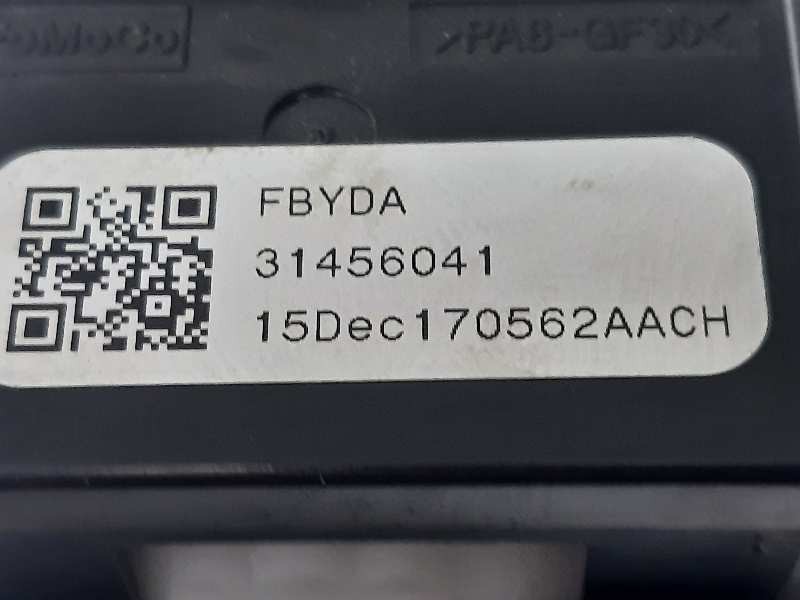 Recambio de mando limpia para volvo v40 momentum referencia OEM IAM 31456041  