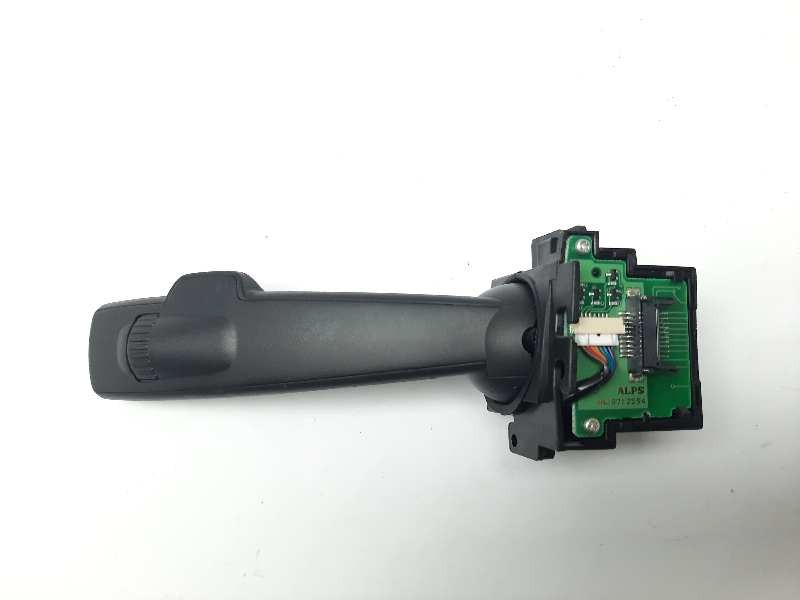 Recambio de mando limpia para volvo v40 momentum referencia OEM IAM 31456041  