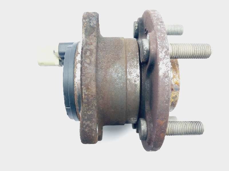 Recambio de buje para ford focus lim. trend referencia OEM IAM 2090834  