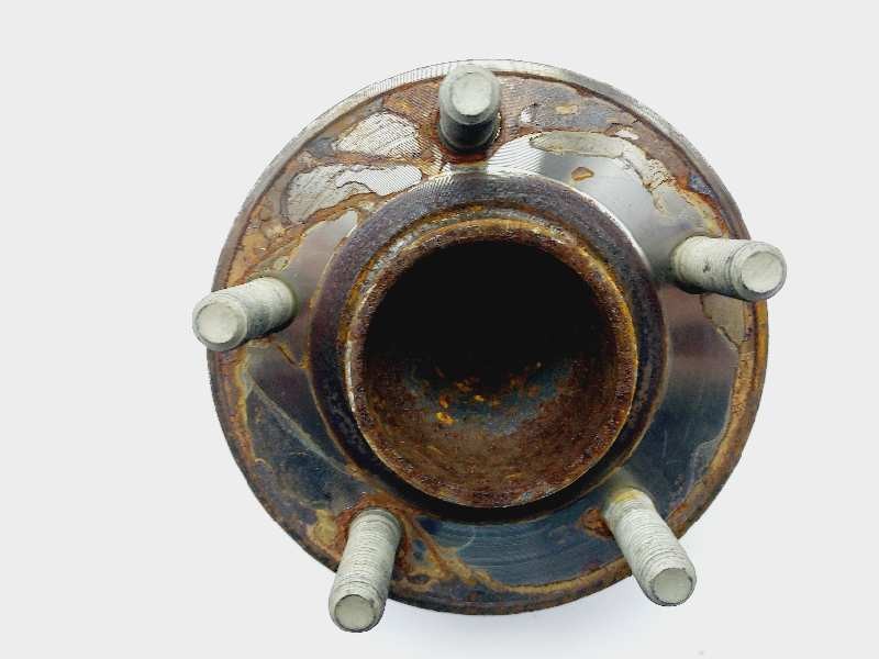 Recambio de buje para ford focus lim. trend referencia OEM IAM 2090834  