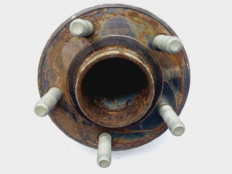 Recambio de buje para ford focus lim. trend referencia OEM IAM 2090834  