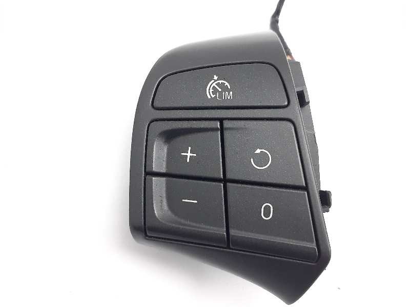 Recambio de volante para volvo v40 momentum referencia OEM IAM 31332911 31334455 31334462