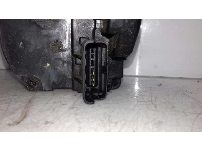 Recambio de cerradura puerta delantera derecha para nissan micra (k12e) acenta referencia OEM IAM 80500AX111 3904C 