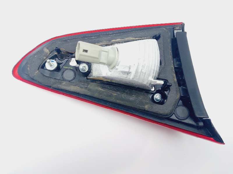 Recambio de piloto trasero derecho interior para mazda 2 lim. () luxury referencia OEM IAM DB5J513F0A 13218383 