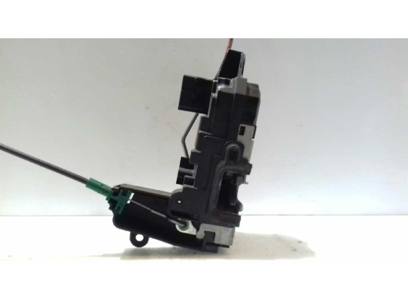 Recambio de cerradura puerta delantera derecha para opel zafira b enjoy referencia OEM IAM 13210749 ELECTRICA 