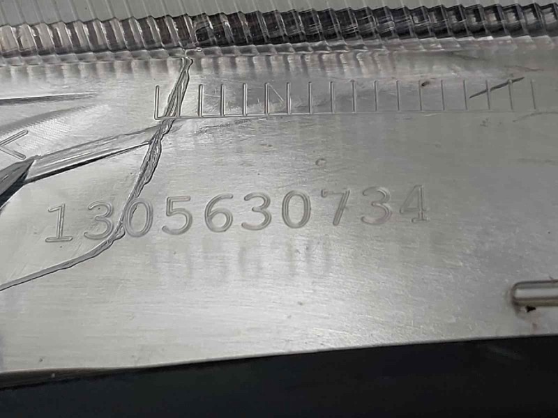 Recambio de faro izquierdo para renault fluence dynamique referencia OEM IAM 1305630734 260601087R 